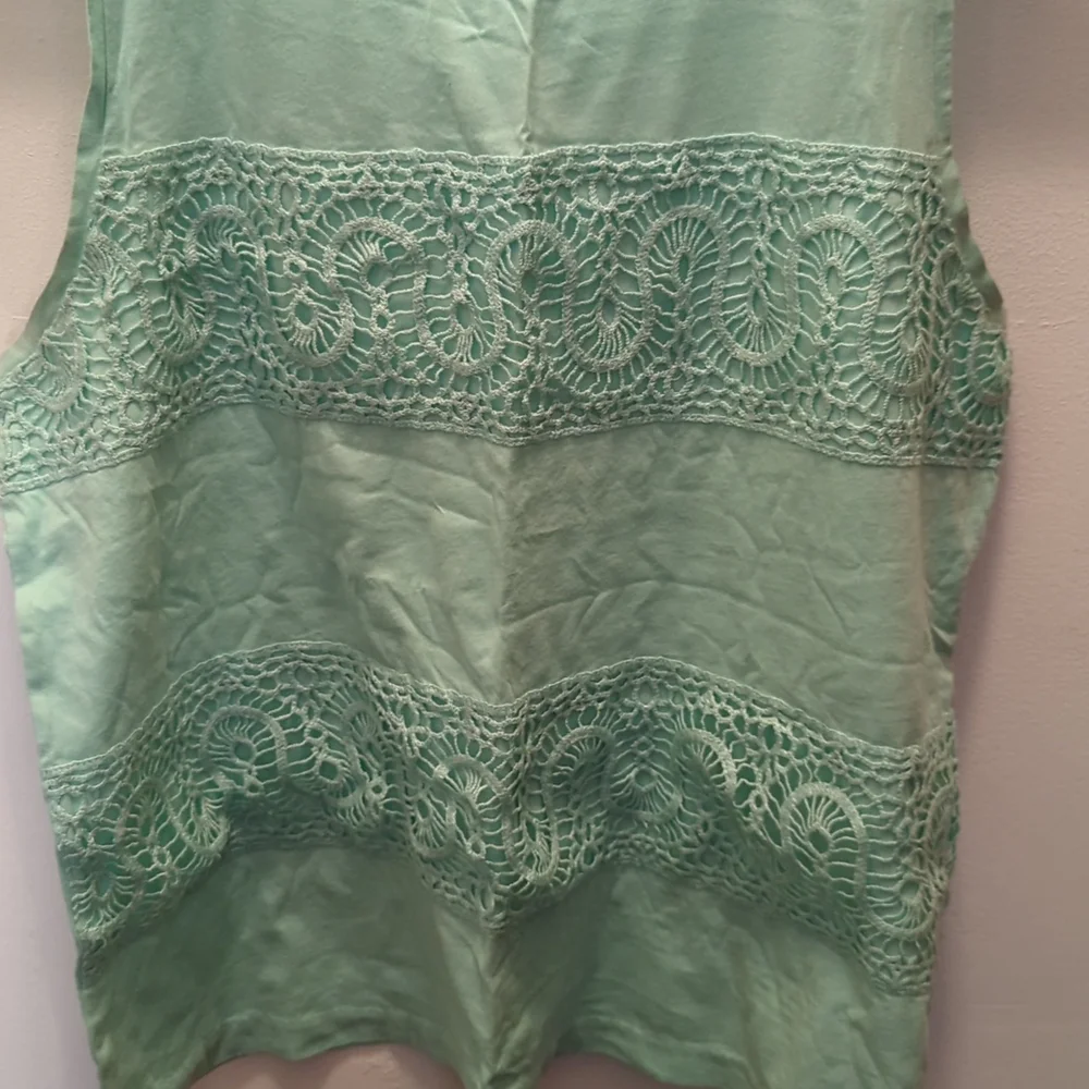 JCrew tank - Picture 3 of 4